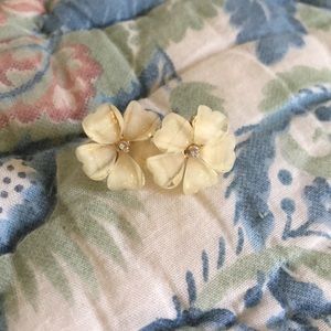 Flower earrings with diamond and gold accents