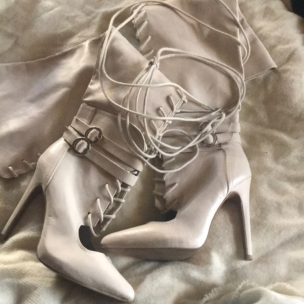 $5/25 Thigh High boots with laces