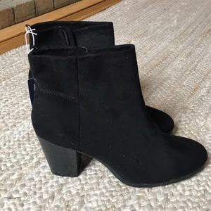 NWT Black Faux Suede Heeled Booties