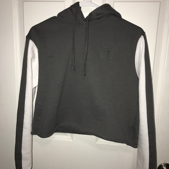 Brand new sweater - Picture 1 of 2