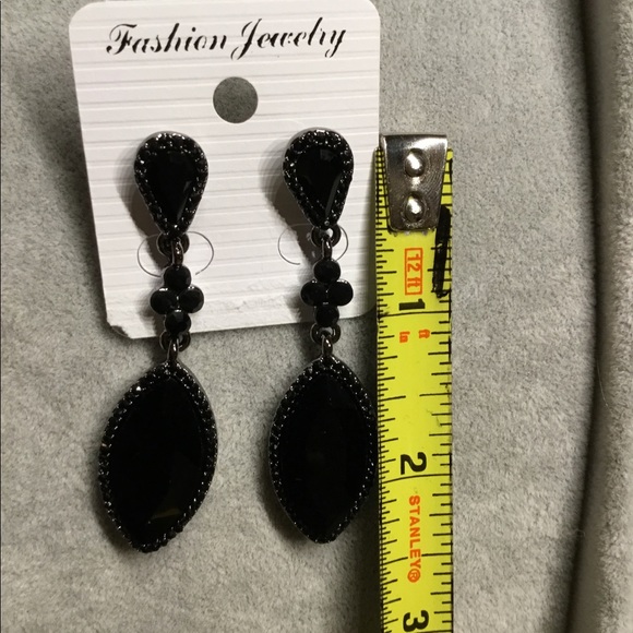 💰3 for$15 CL🛑 Australian Black Crystal Earrings - Picture 4 of 6