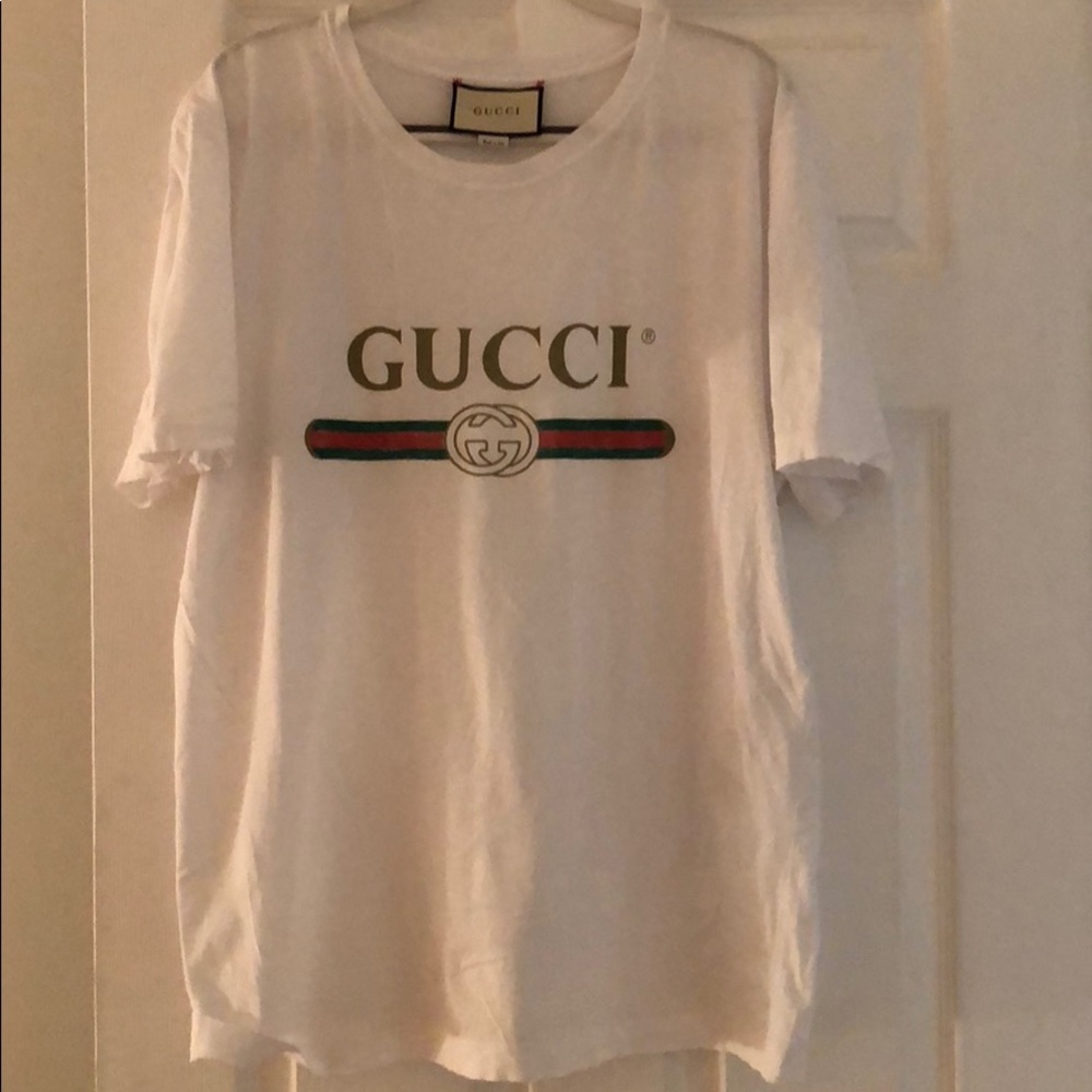 Sold 🚫 Gucci Logo T-shirt