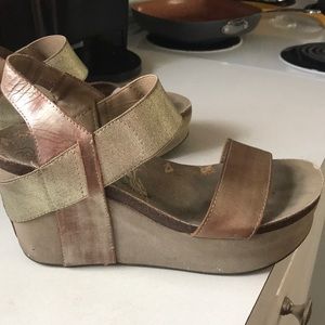 OTBT. Off the beaten trail wedges. SZ 8