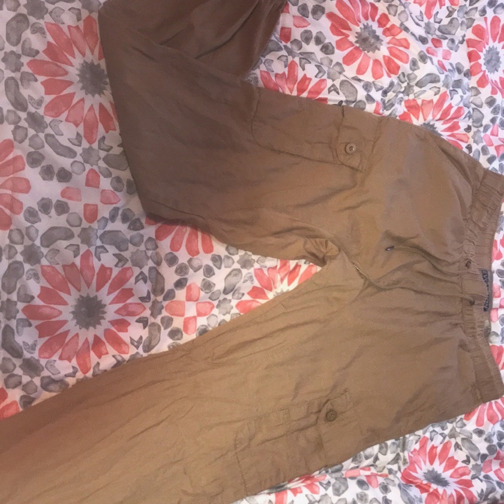 Great condition khaki joggers 😩