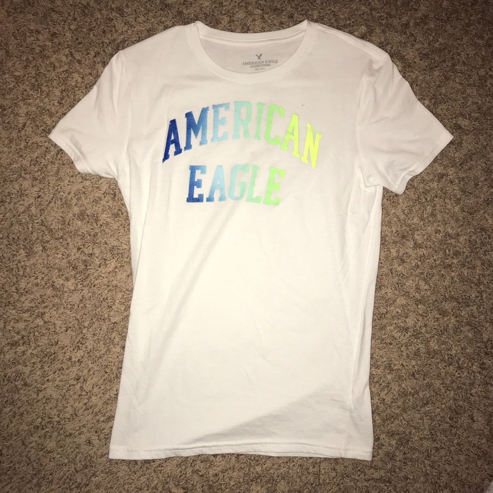 american eagle graphic tee