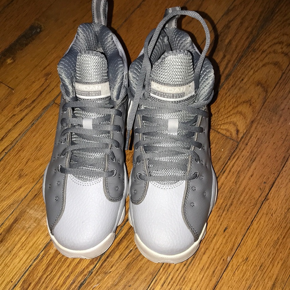 Air Jordan’s 13’s GREY AND WHITE .