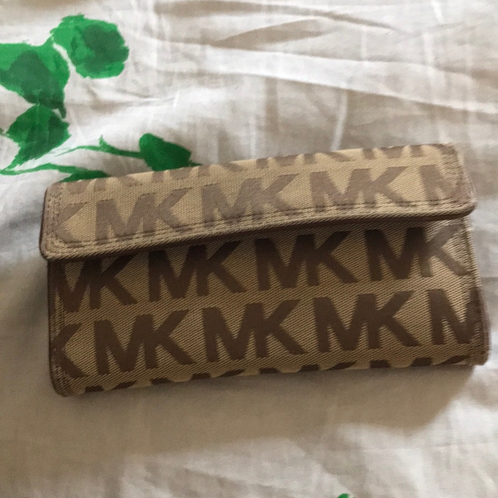 Michael Kors wallet