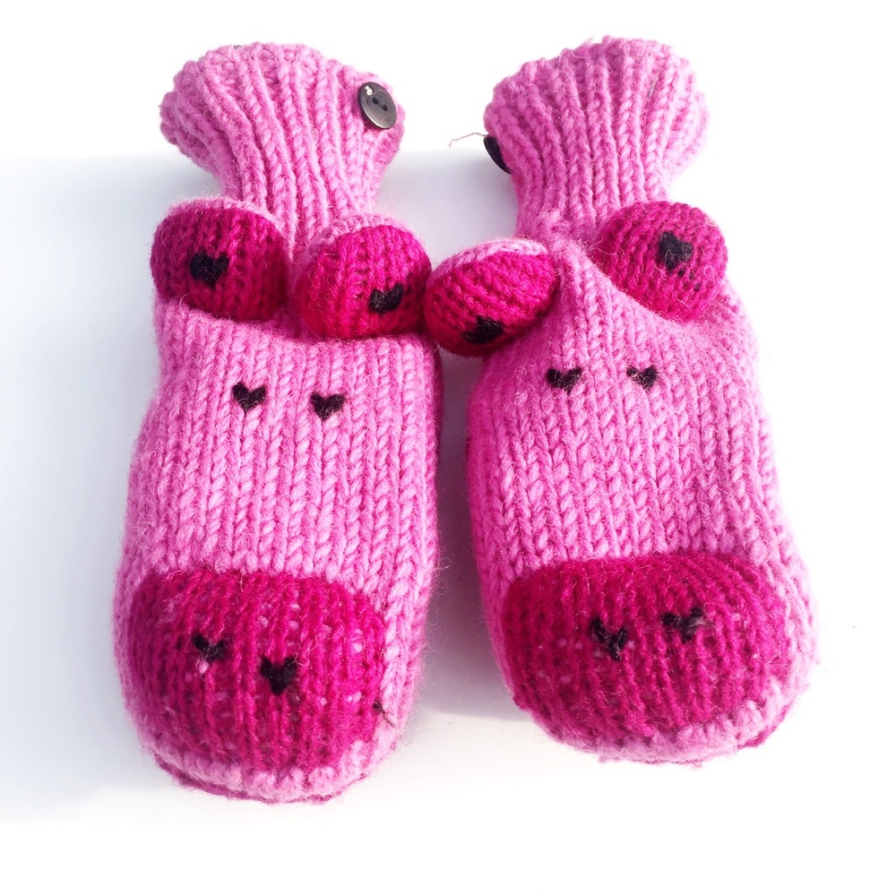 Piggies pink kid mittens.