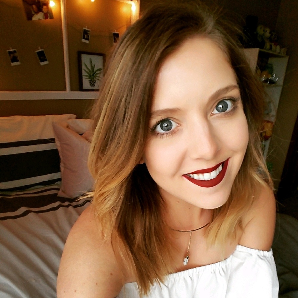 Meet your Posher, Alyssa