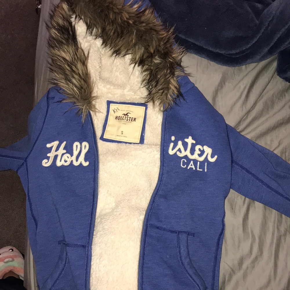 Hollister fur zip up
