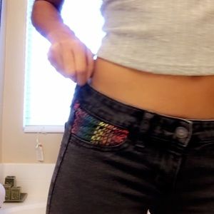 diy embroiled black skinny jeans!!