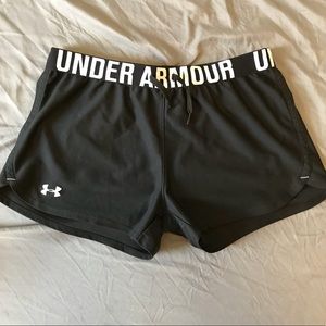 Medium Black Under Armor Shorts with Elastic Band