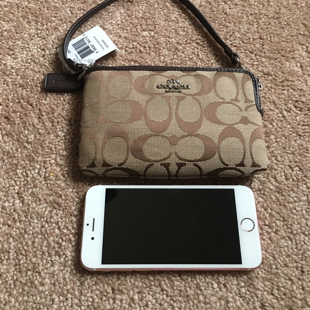 New! COACH Wristlet Brown/tan