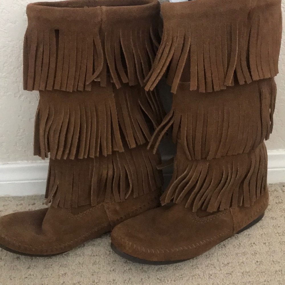 Minnetonka fringe boot