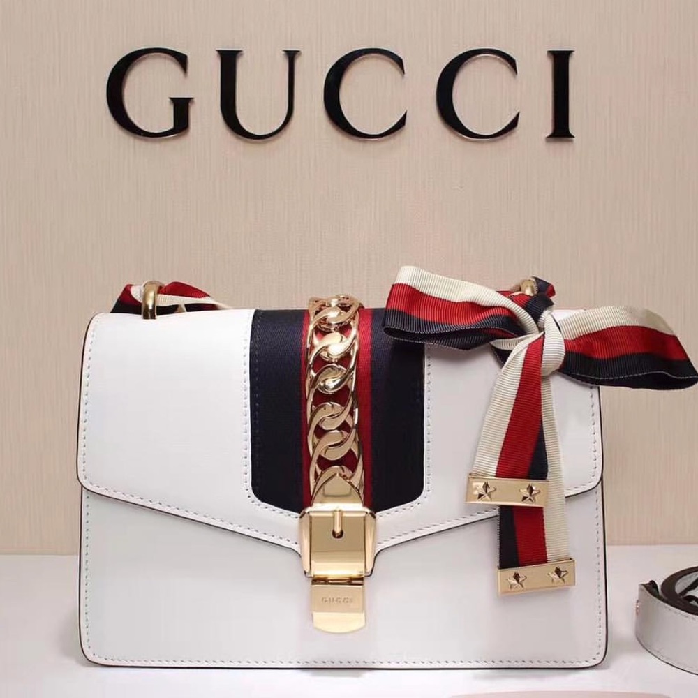 Meet your Posher, Maral