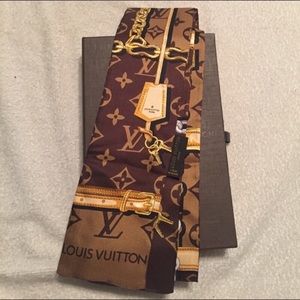 MUST GO! Louis Vuitton bandeau