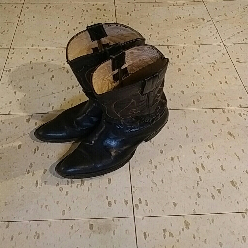Western boot, size 9