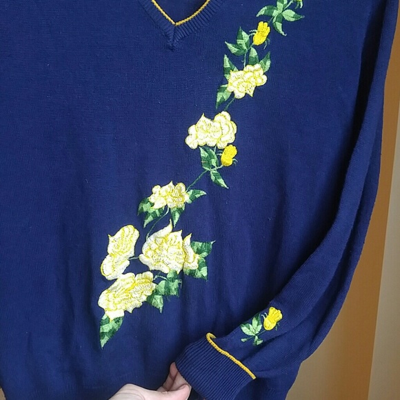 VTG Embroidered Sweater - Picture 2 of 4