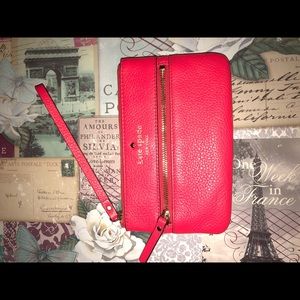 Kate Spade Cobble Hill bee wristlet