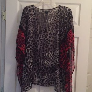 Cute animal print top!