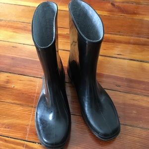 Black Rubber Rain Boots