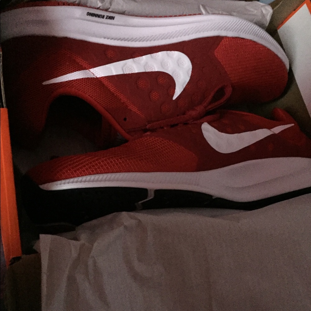 Brand new Men's Nike Runners!