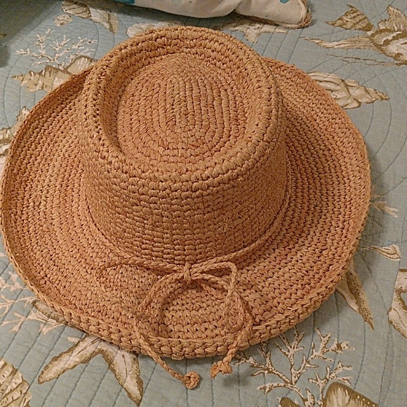 Adoreable Summer Hat - Picture 2 of 5