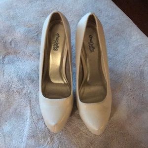 Nude platform heels. Gorgeous 🌸