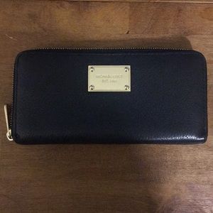 Michael Kors Black Leather Zip Wallet