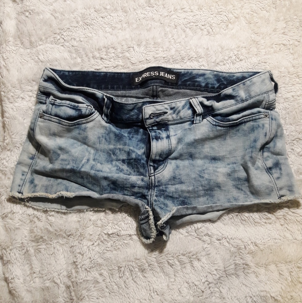 Acid washed shorts