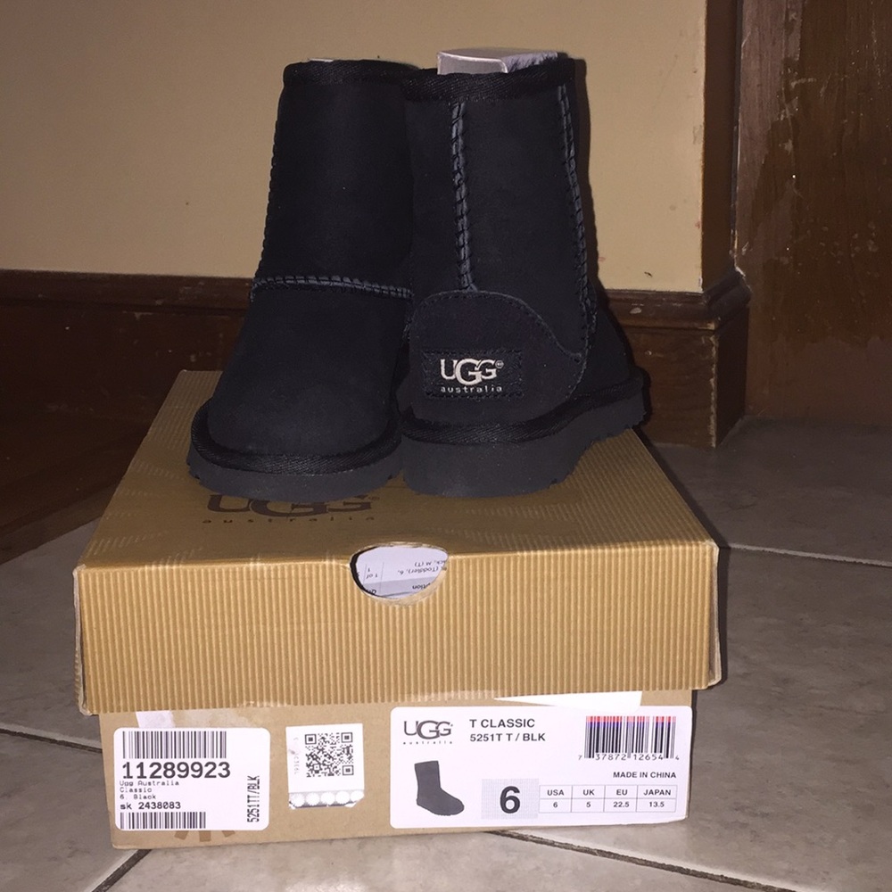 Toddler Girls Size 6 BLK UGG Classic Boot