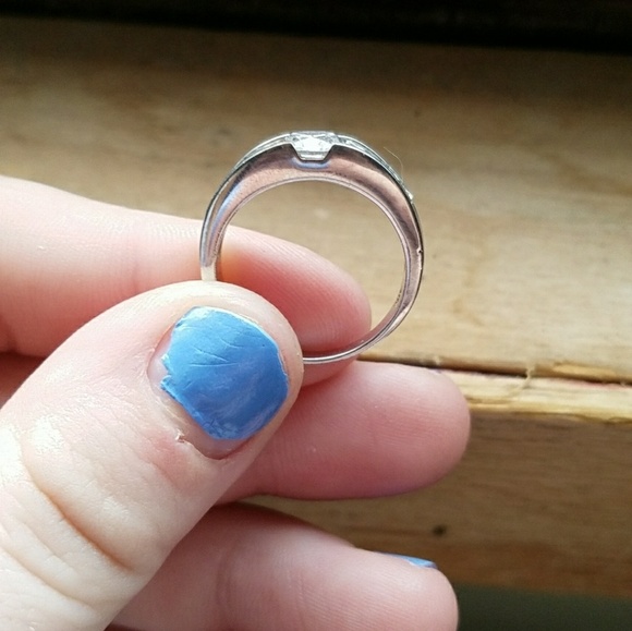 Ring - Picture 2 of 2