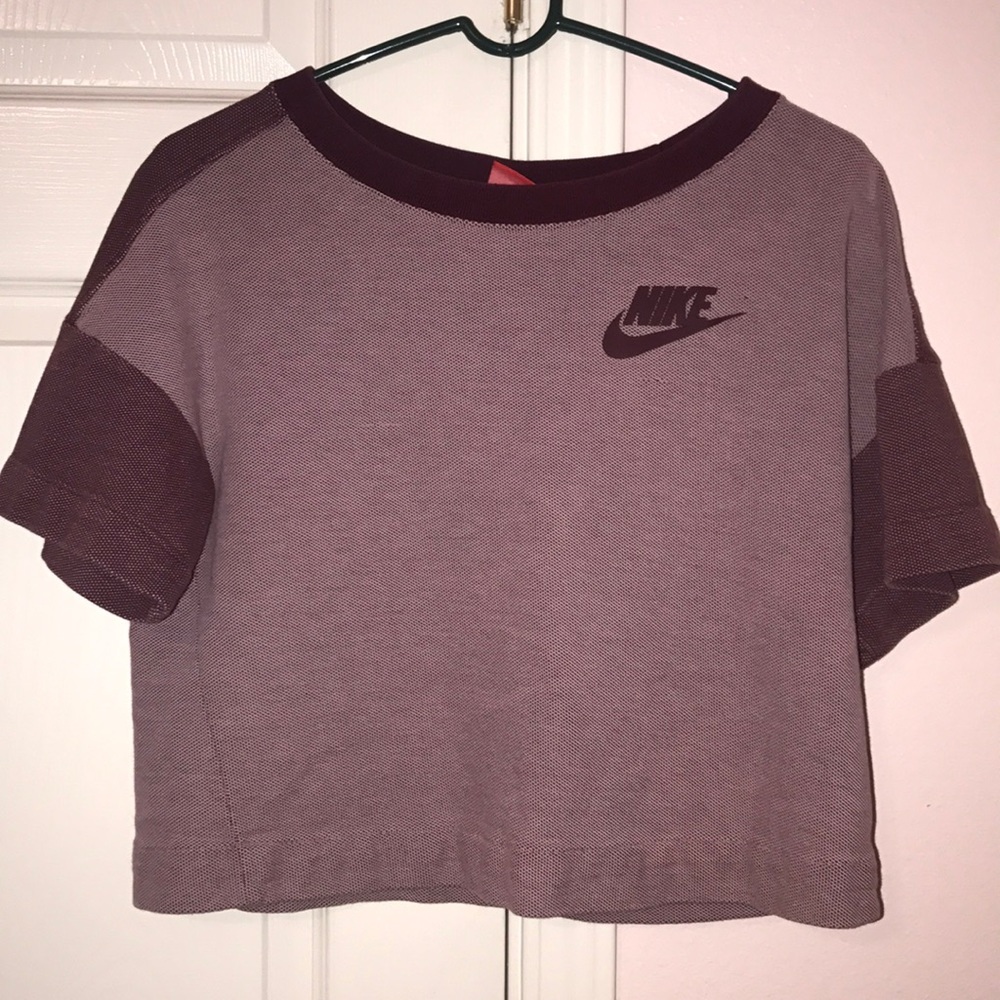 Nike Crop Top