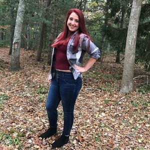 Meet your Posher, Kayla