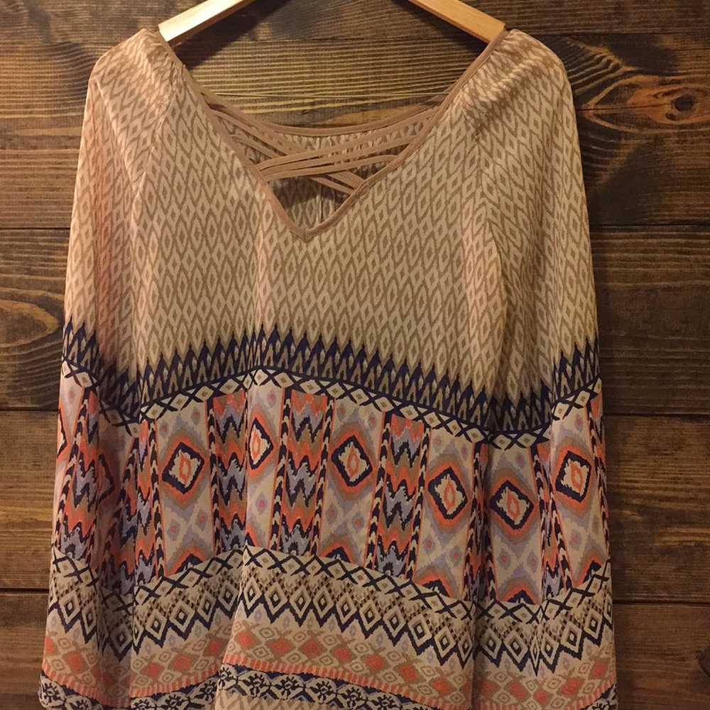 Bell sleeve top ❤️ - Picture 3 of 5