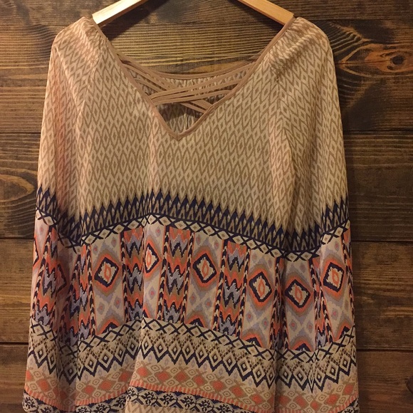 Bell sleeve top ❤️ - Picture 3 of 5