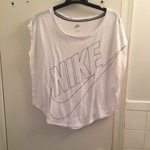 Nike top