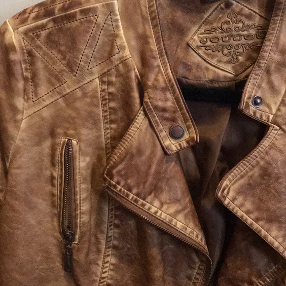 Leather jacket - Picture 2 of 4