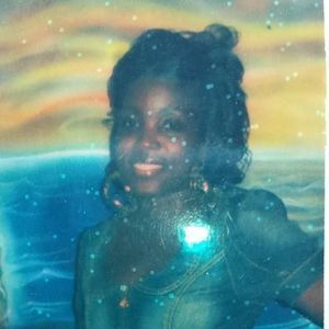 Meet your Posher, Consuela