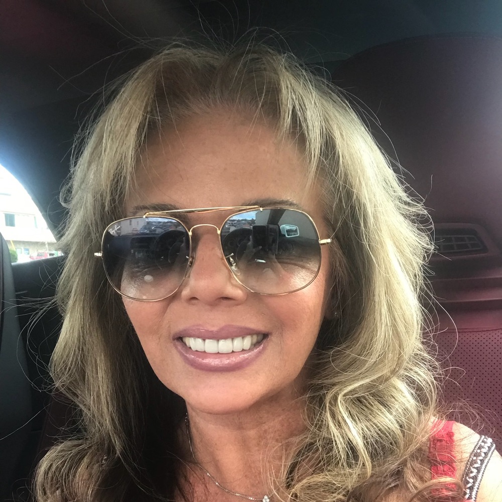 Meet your Posher, Rose