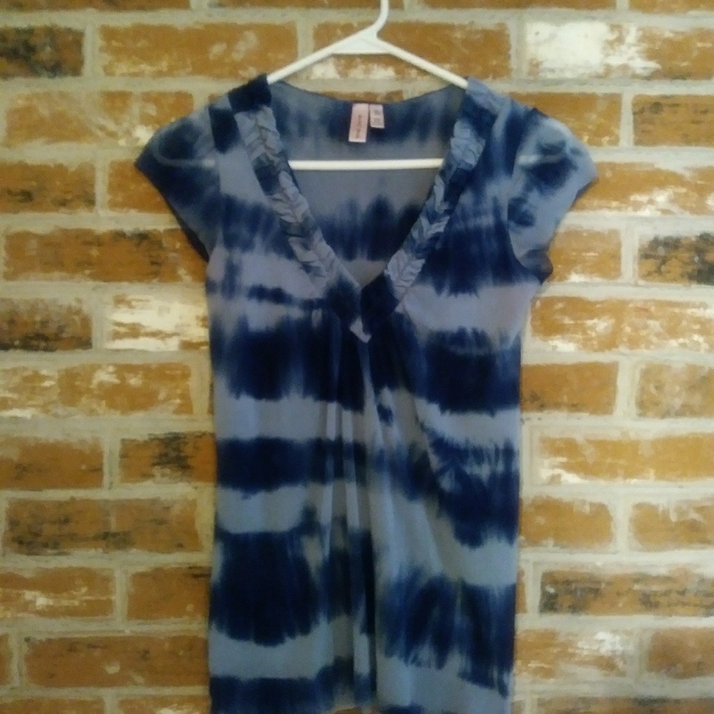 Blue and grey tie dye top