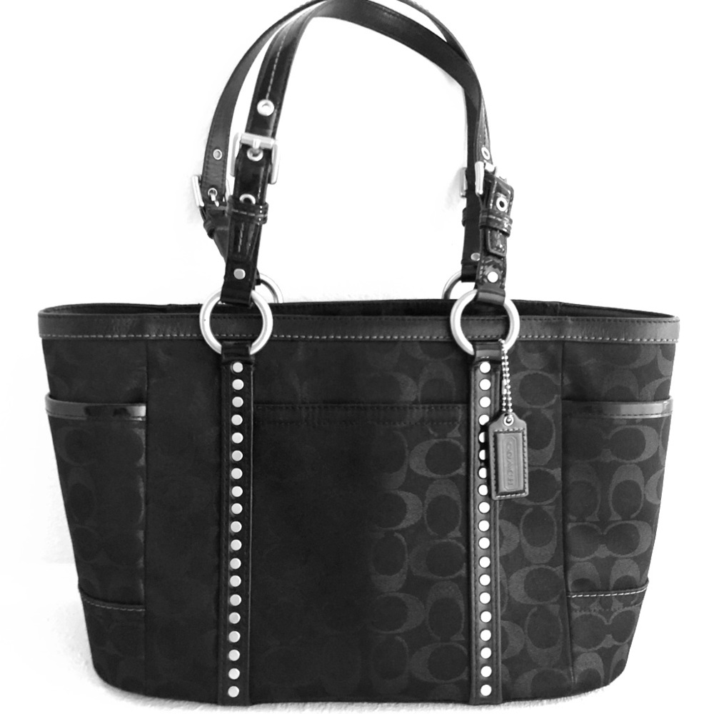 💝 Black Coach purse with classic Coach pattern 💝