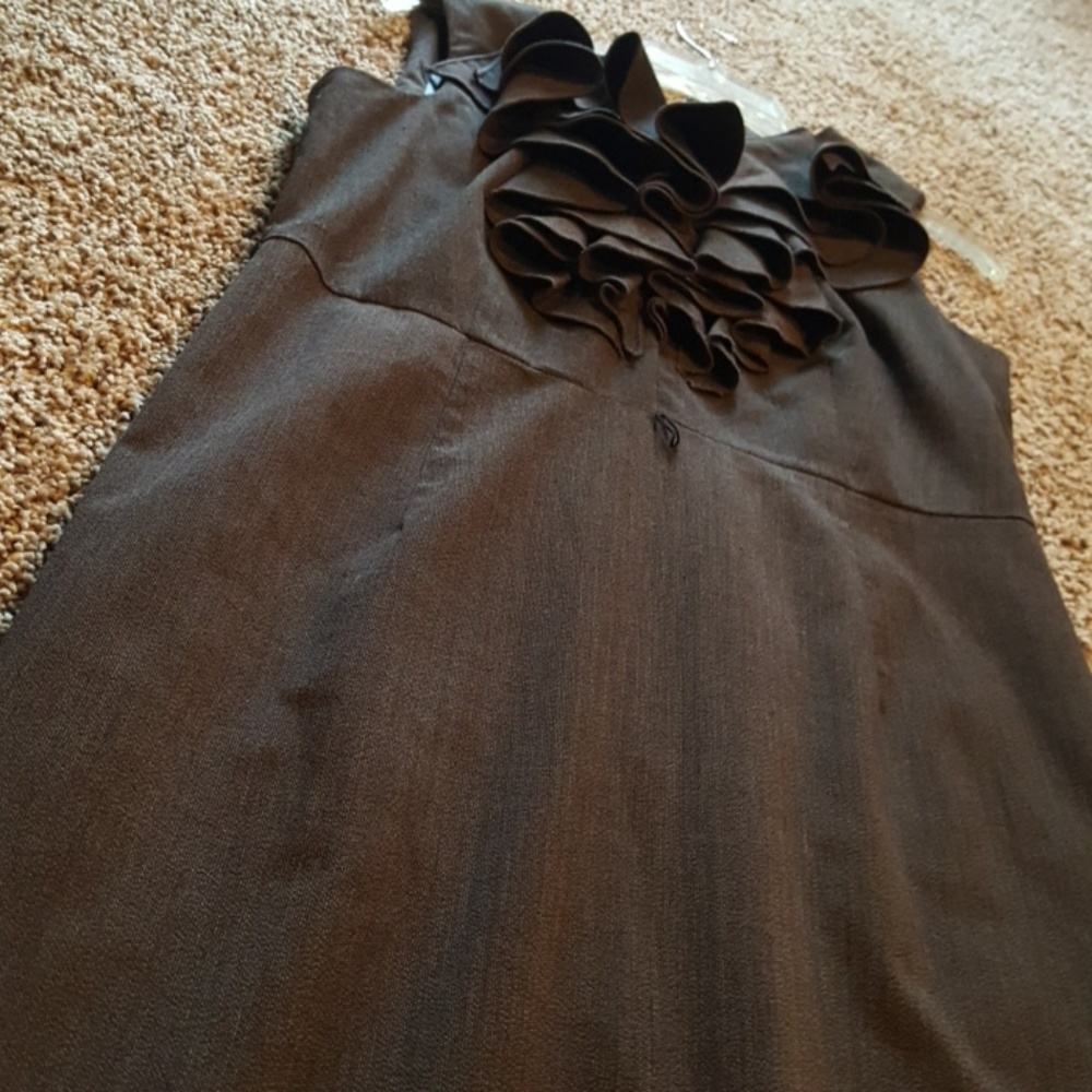 Beautiful Ruffled Neck Dress - Picture 2 of 8