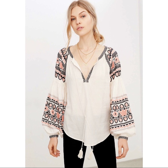 Urban Outfitters Tops - Ecote embroidered Urban Outfitters top XS