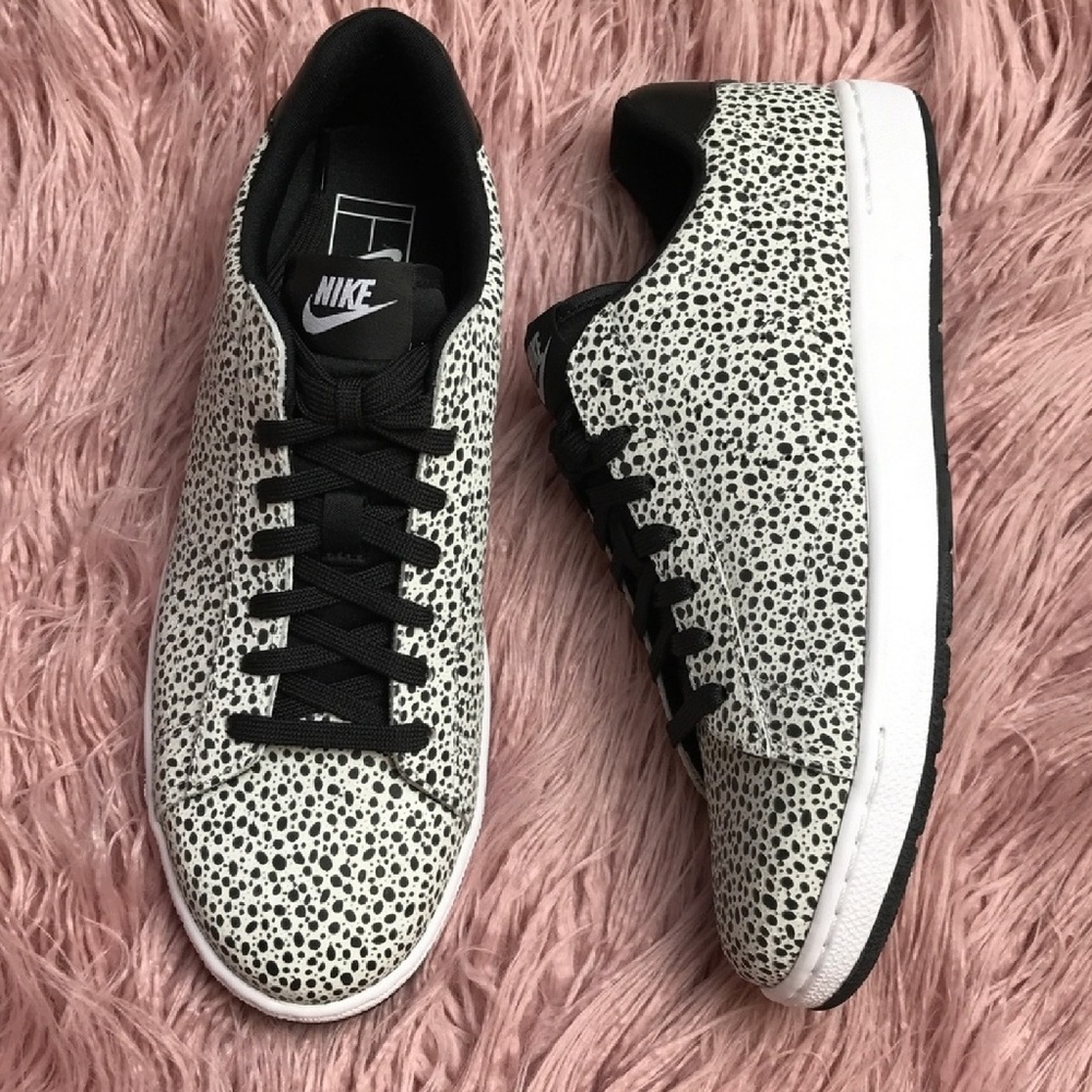 Nike Tennis Classic Ultra Premium