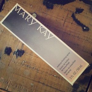 Mary Kay makeup finishing spray