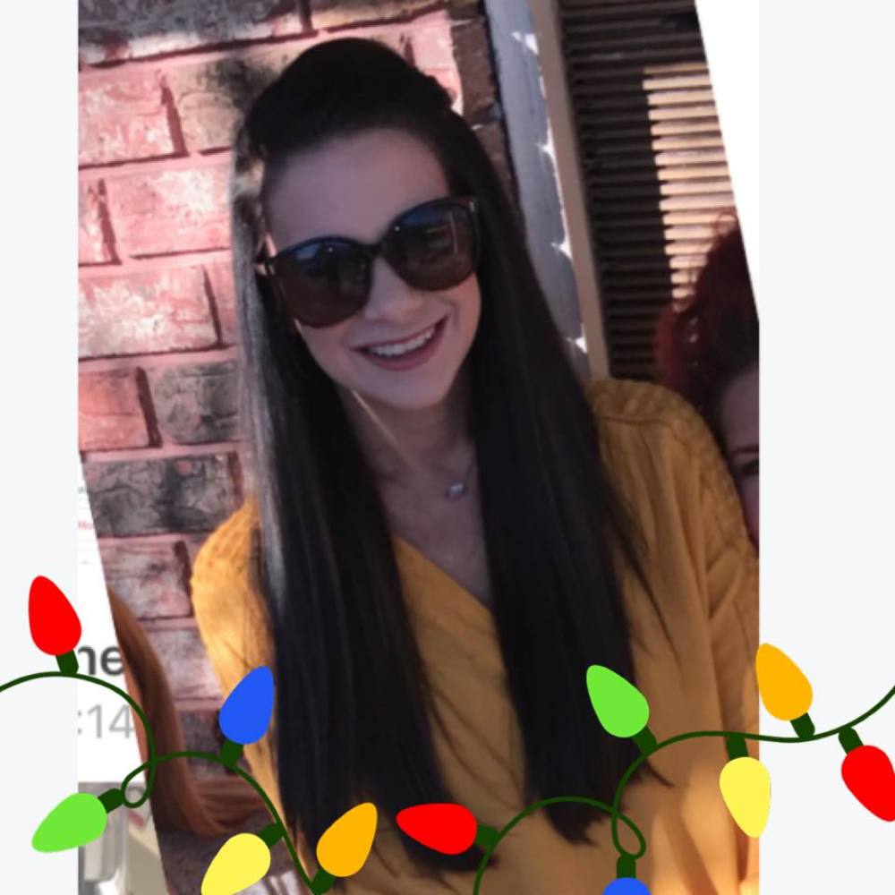 Meet your Posher, Chloe