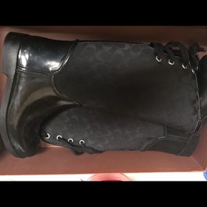 Female coach boat size 10