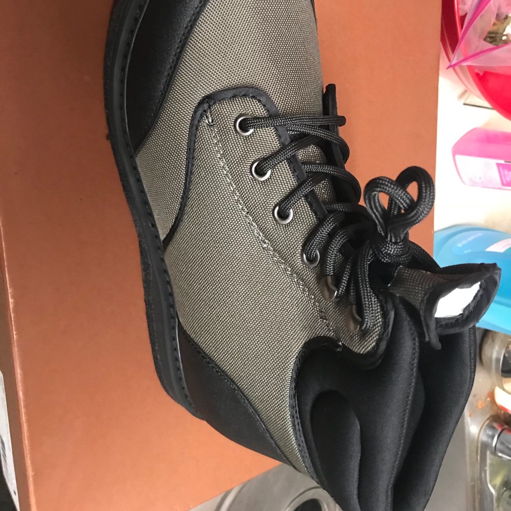 Men’s boat size 10