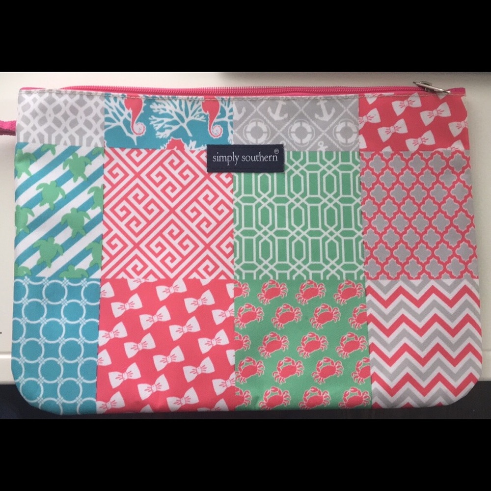✨HP✨Simply Southern Cosmetics Bag- Multipatch
